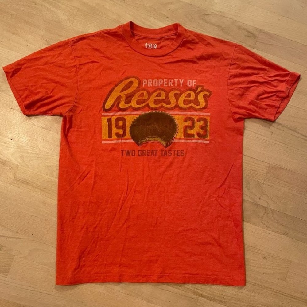 Reese's orange tee size Medium